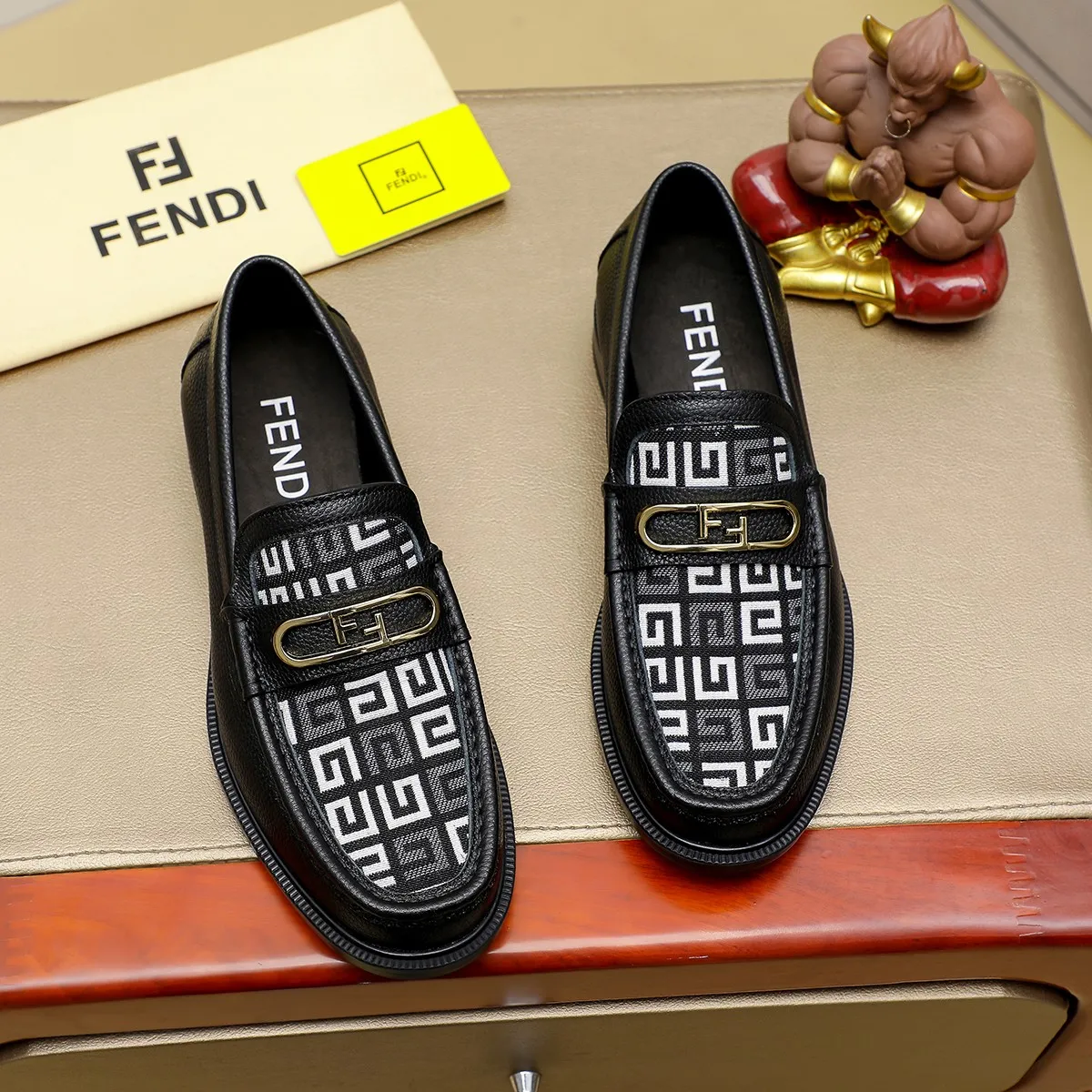 Men's shoes💰460 🕷🕷【FENDI】The latest men's formal leather shoes🇨🇳Classic series not to be missed💯The first layer is made of imported first-layer cowhide☘Original quality, the leather is smooth and delicate🎋The version is awesome, the perfect streamlined outline🍇🐮Leather lining, color, size 38-45...